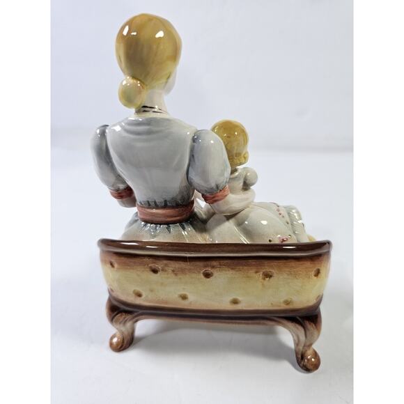 Josef Originals Collectibles Figurines Vintage Rare Mother Sitting With Child - Picture 4 of 9